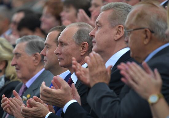 President Putin, Prime Minister Medvedev attend City Day opening ceremony on Red Square