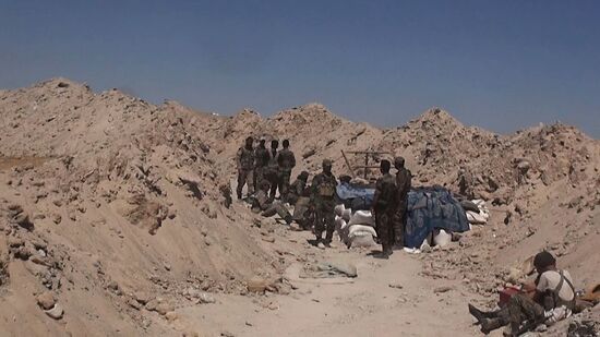 Syrian army breaks air base blockade in Deir ez-Zor