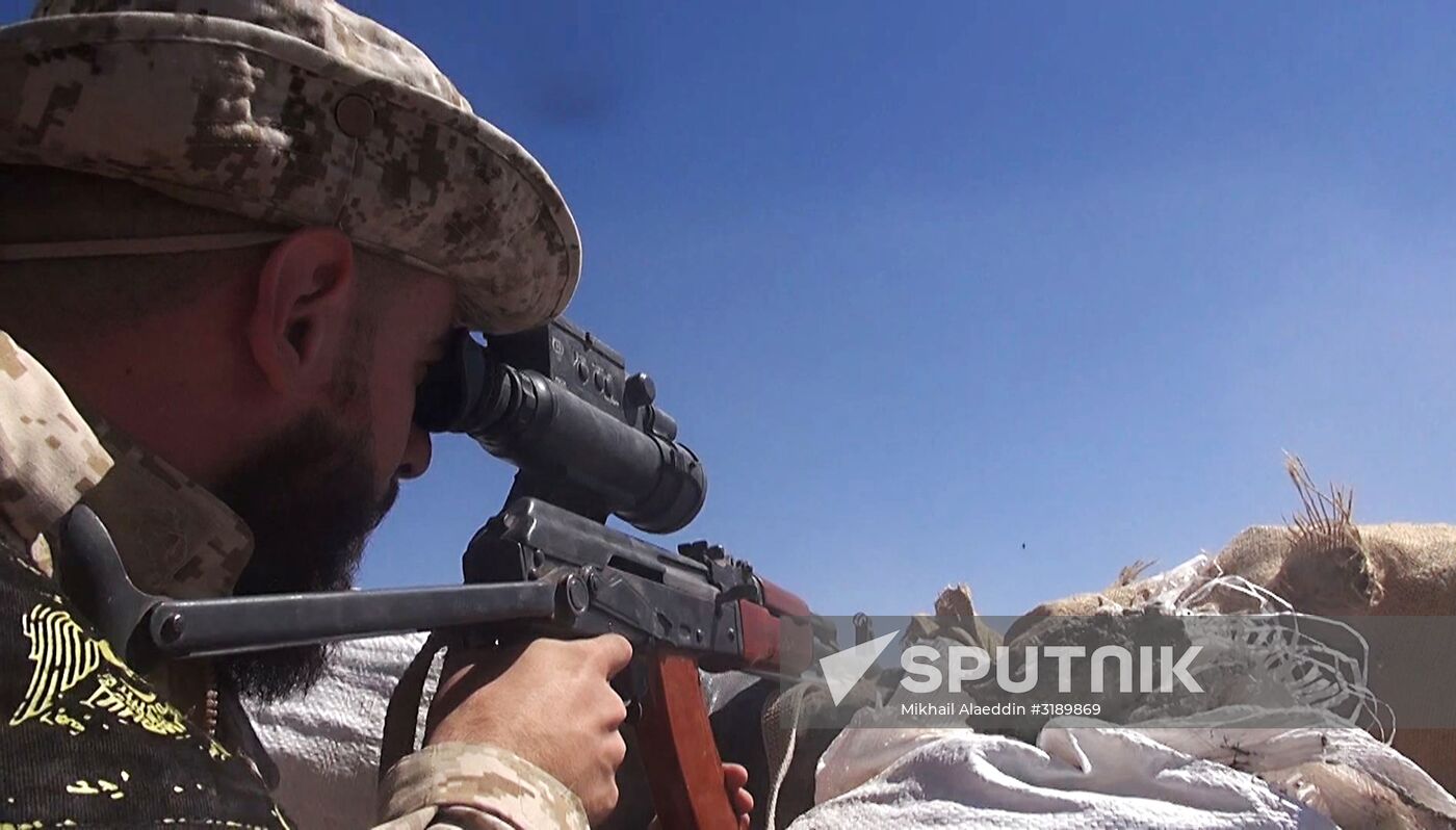 Syrian army breaks air base blockade in Deir ez-Zor