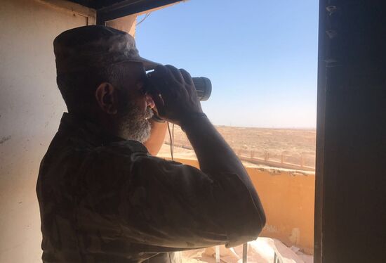 Syrian army breaks air base blockade in Deir ez-Zor