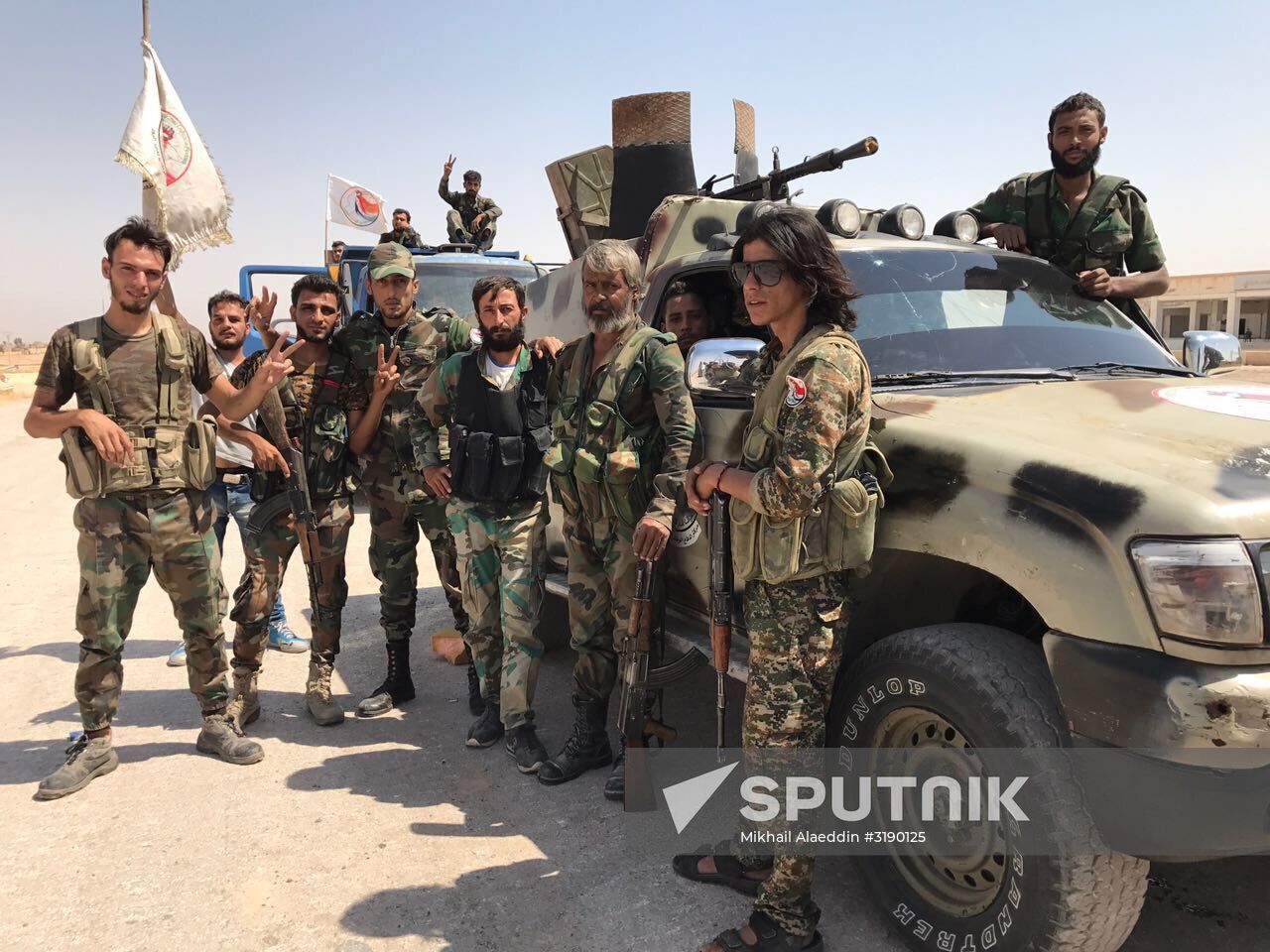 Syrian army breaks blockade at main entrance to Deir ez-Zor in the south