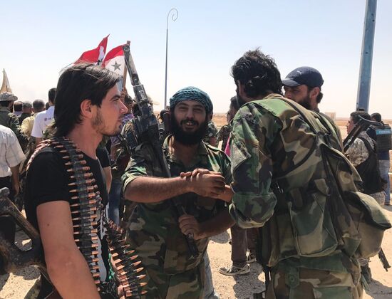 Syrian army breaks blockade at main entrance to Deir ez-Zor in the south