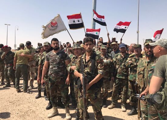 Syrian army breaks blockade at main entrance to Deir ez-Zor in the south