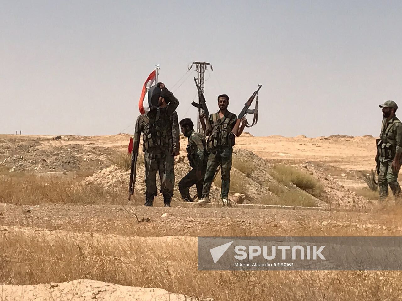 Syrian army breaks blockade at main entrance to Deir ez-Zor in the south