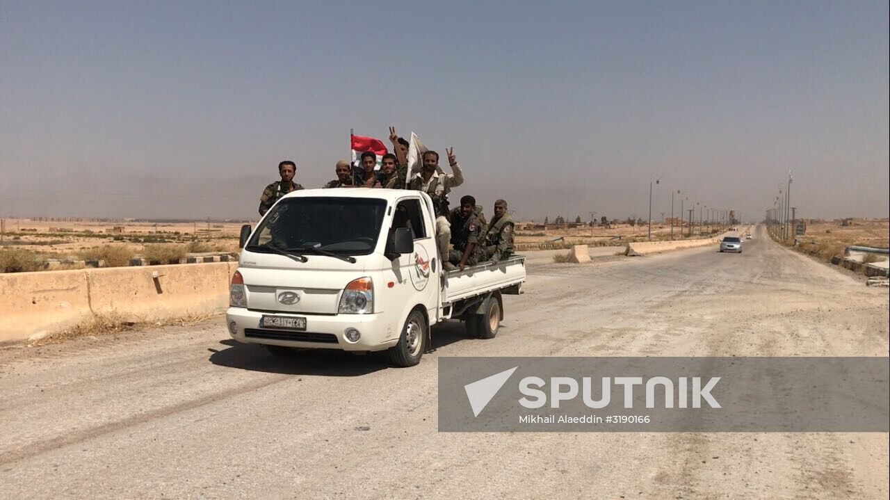 Syrian army breaks blockade at main entrance to Deir ez-Zor in the south