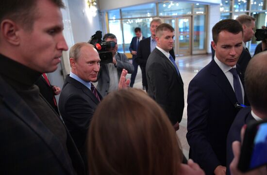 Russian President Vladimir Putin casts his vote on Unified Voting Day