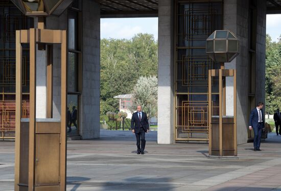 Russian President Vladimir Putin casts his vote on Unified Voting Day