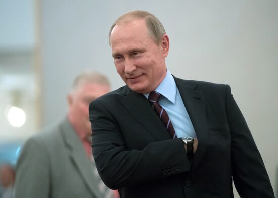 Russian President Vladimir Putin casts his vote on Unified Voting Day