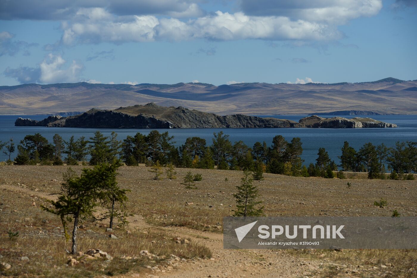 Garbage removal at Lake Baikal's water area and shores