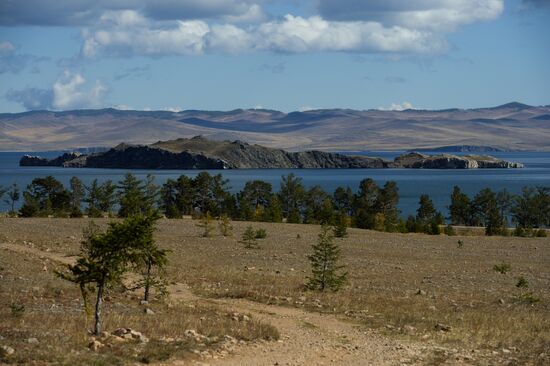 Garbage removal at Lake Baikal's water area and shores