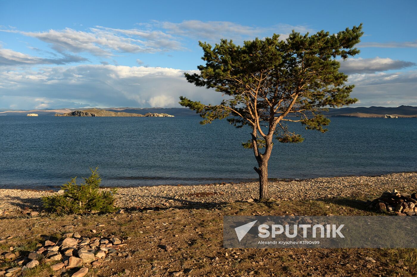 Garbage removal at Lake Baikal's water area and shores