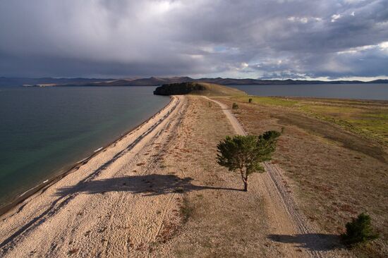 Garbage removal at Lake Baikal's water area and shores