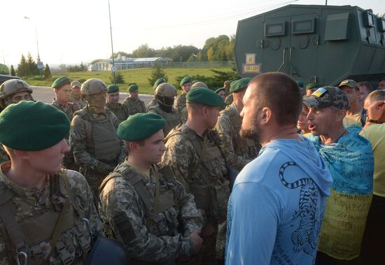 Mikheil Saakashvili crosses Polish-Ukrainian border
