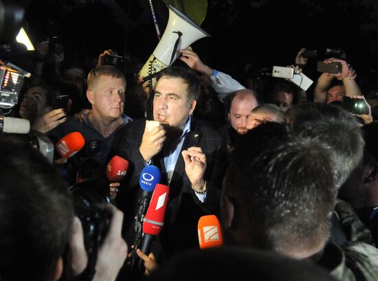 Mikheil Saakashvili crosses Polish-Ukrainian border