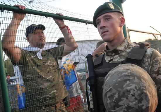 Mikheil Saakashvili crosses Polish-Ukrainian border