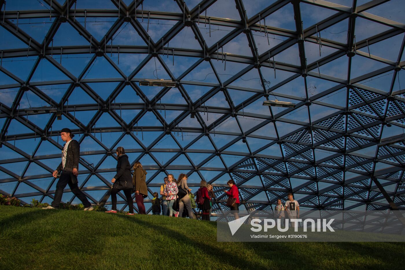 Zaryadye Park opens in Moscow