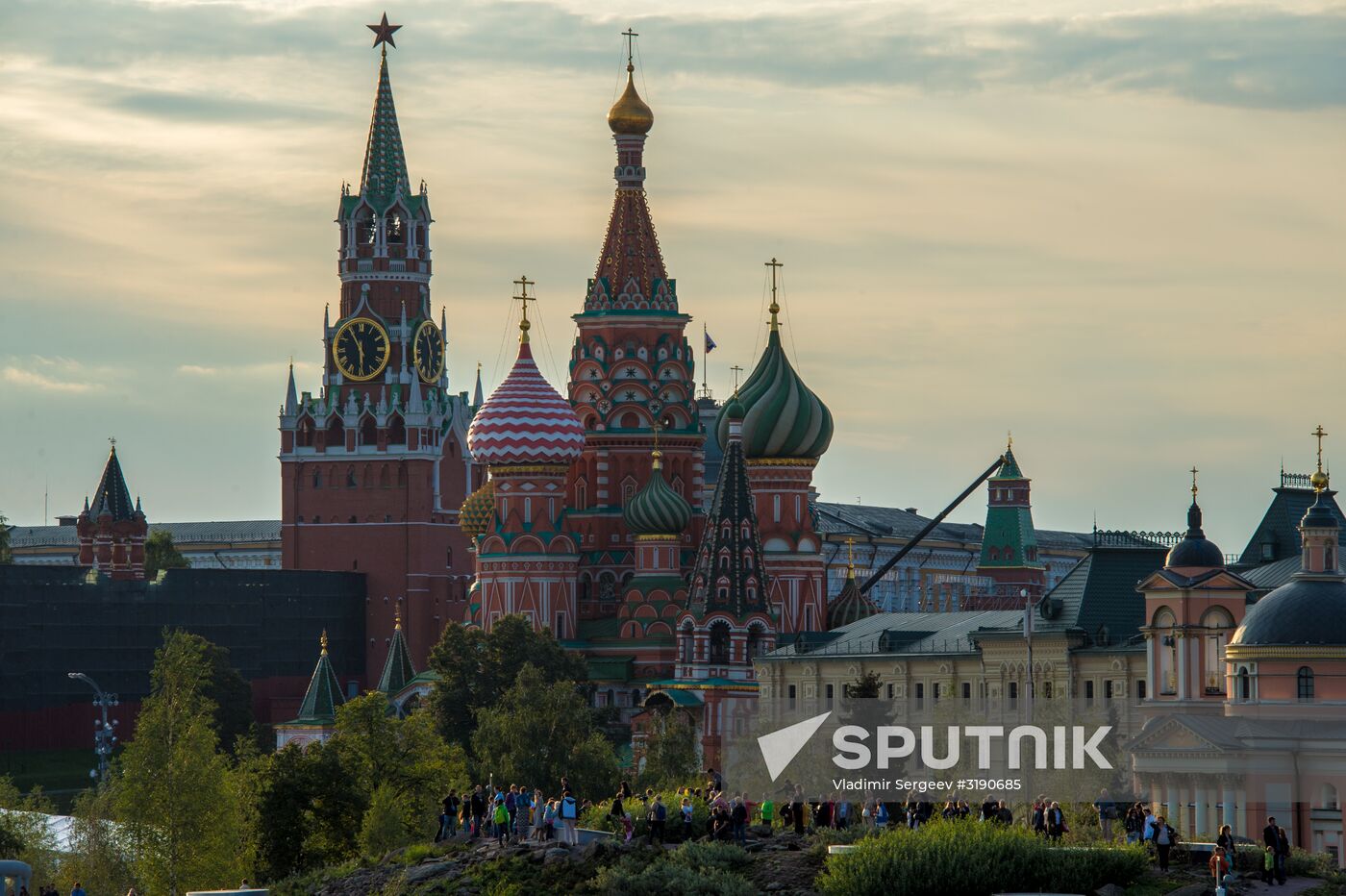 Zaryadye Park opens in Moscow