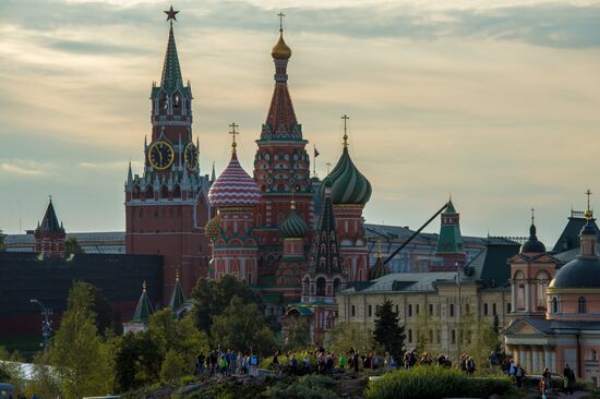 Zaryadye Park opens in Moscow
