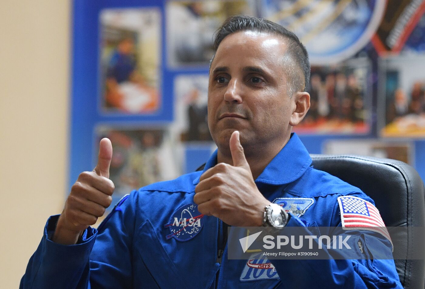 Pre-flight press conference by ISS-53/54 crew