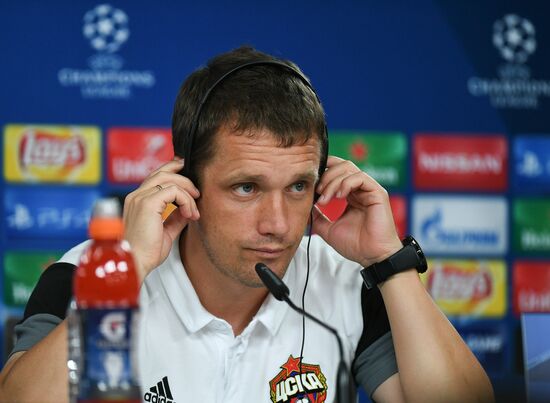 Football. Champions League. CSKA's training session