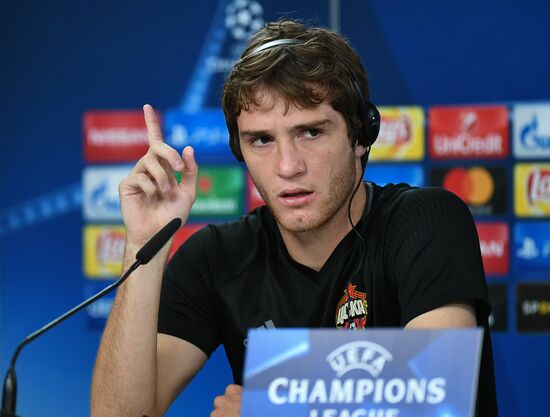Football. Champions League. CSKA's training session