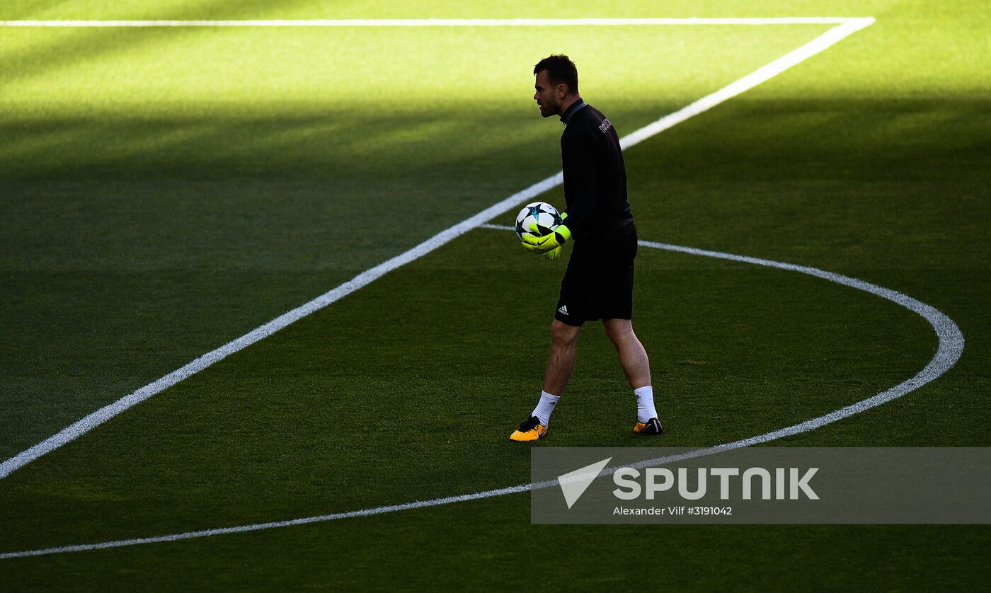 Football. Champions League. CSKA's training session