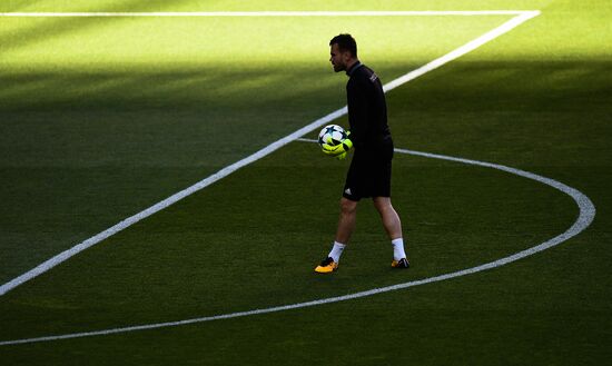 Football. Champions League. CSKA's training session
