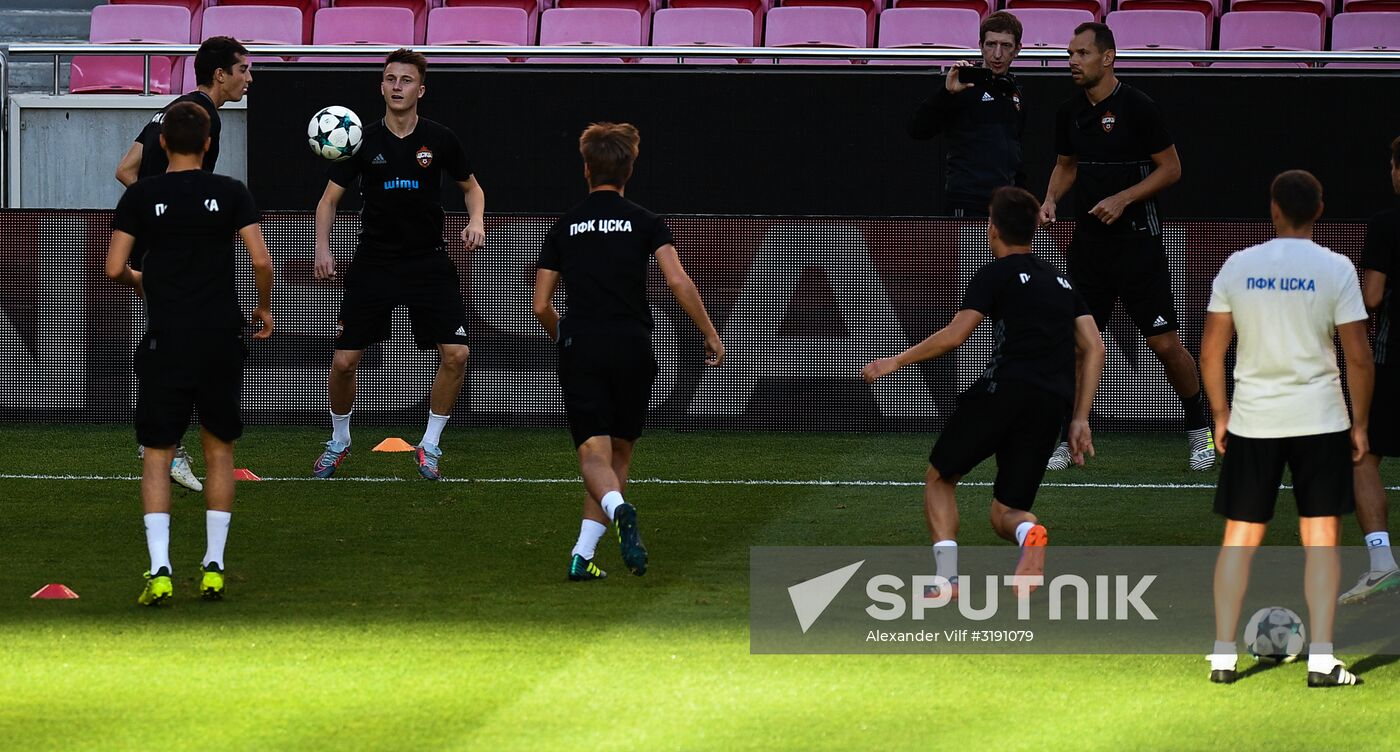 Football. Champions League. CSKA's training session