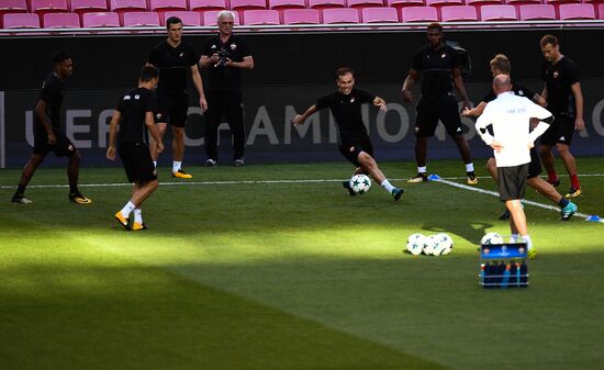 Football. Champions League. CSKA's training session