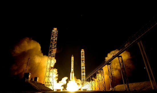 Amazonas-5 satellite lifts off atop Proton-M rocket from Baikonur Space Center