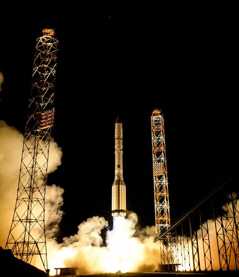 Amazonas-5 satellite lifts off atop Proton-M rocket from Baikonur Space Center