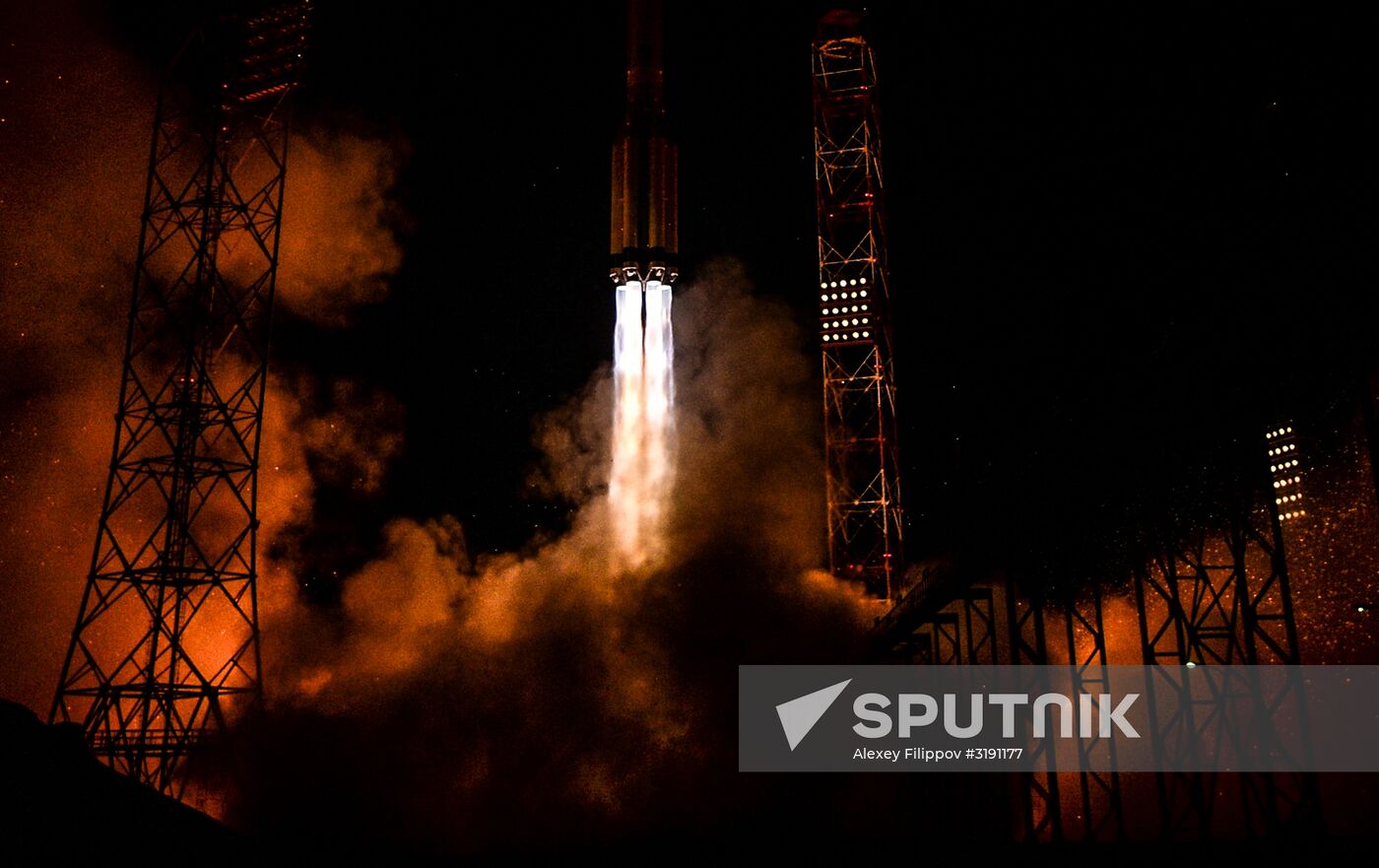 Amazonas-5 satellite lifts off atop Proton-M rocket from Baikonur Space Center