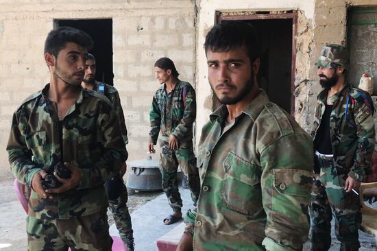 Syrian Army continues to advance near Deir ez-Zor