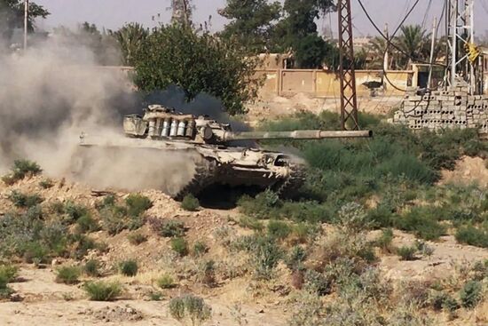 Syrian Army continues offensive operation near Deir ez-Zor