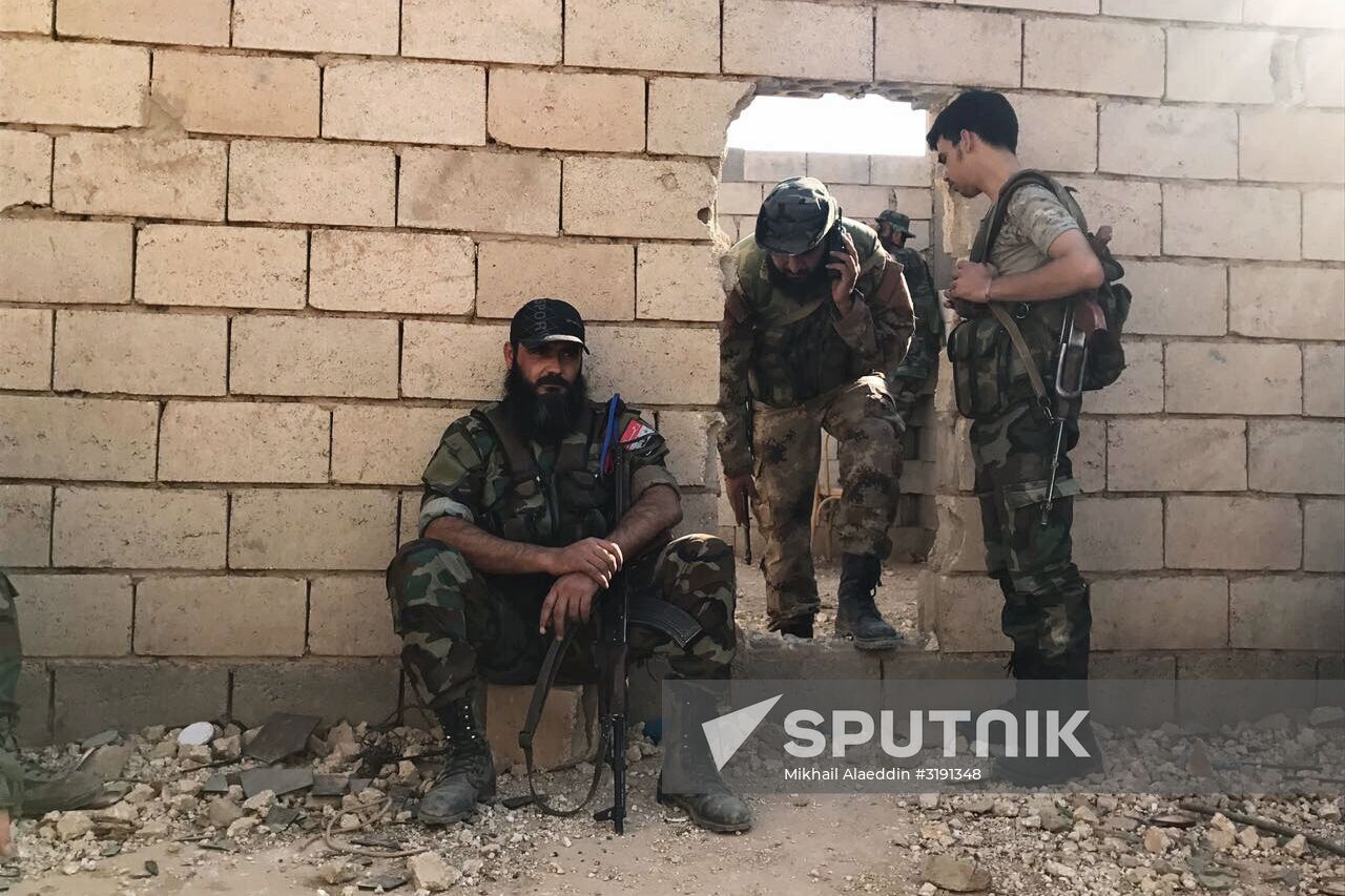 Syrian Army continues offensive operation near Deir ez-Zor