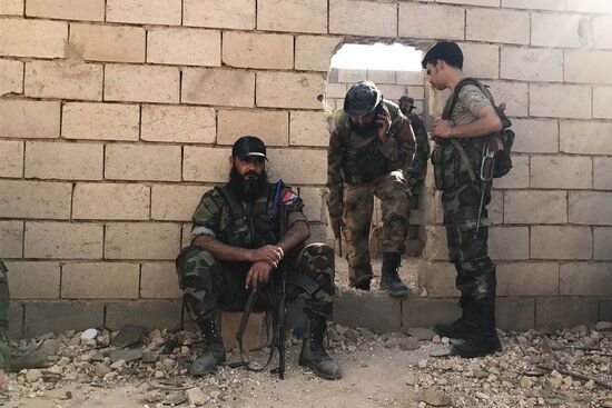 Syrian Army continues offensive operation near Deir ez-Zor
