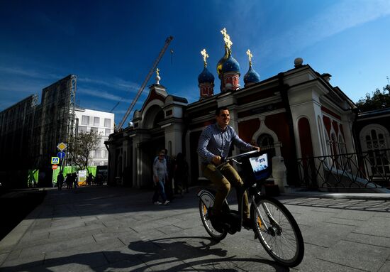 Moscow streets and squares renovated under My Street program