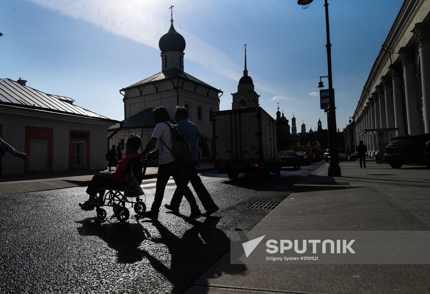 Moscow streets and squares renovated under My Street program