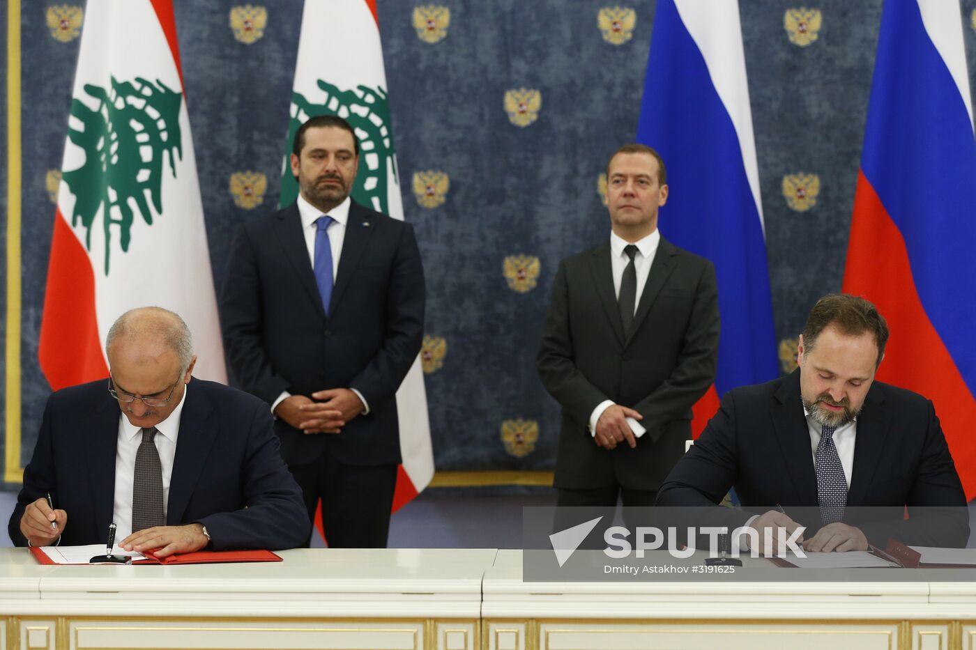 Prime Minister Dmitry Medvedev meets with Lebanese Prime Minister Saad Hariri