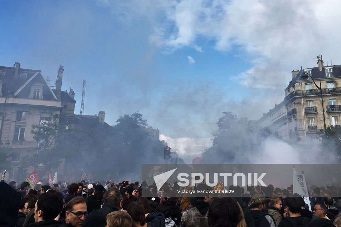 Protests in Paris against amendments to Labor Code