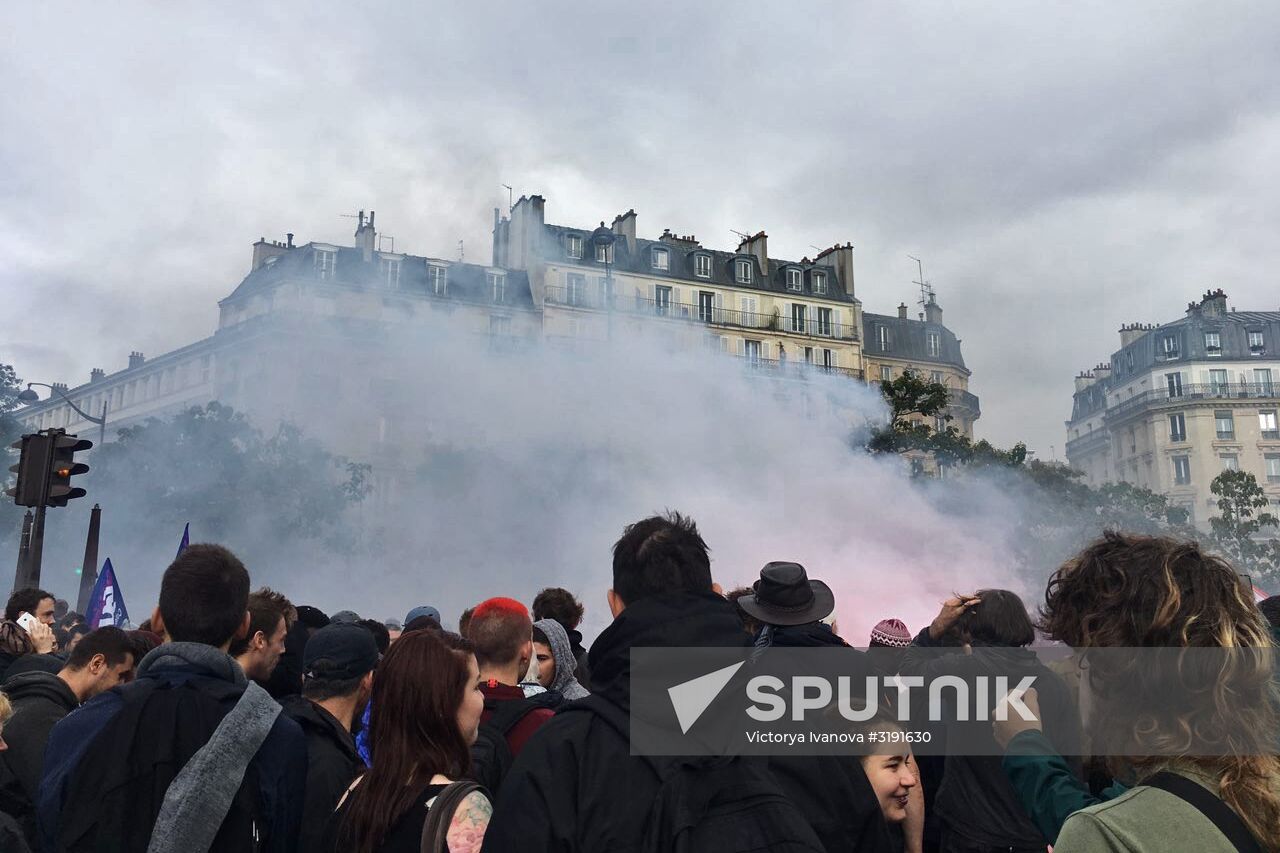 Protests in Paris against amendments to Labor Code