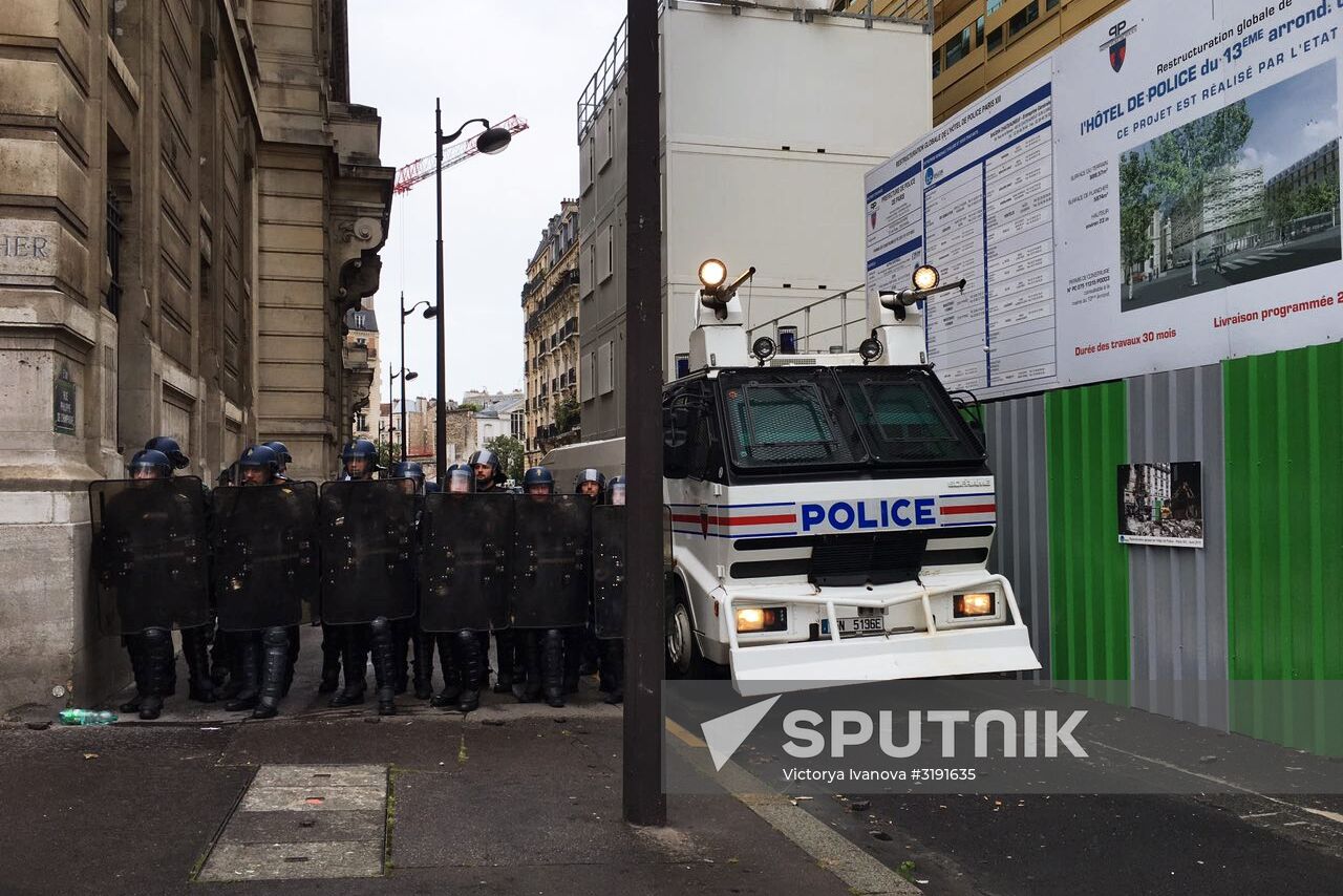 Protests in Paris against amendments to Labor Code