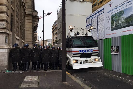 Protests in Paris against amendments to Labor Code
