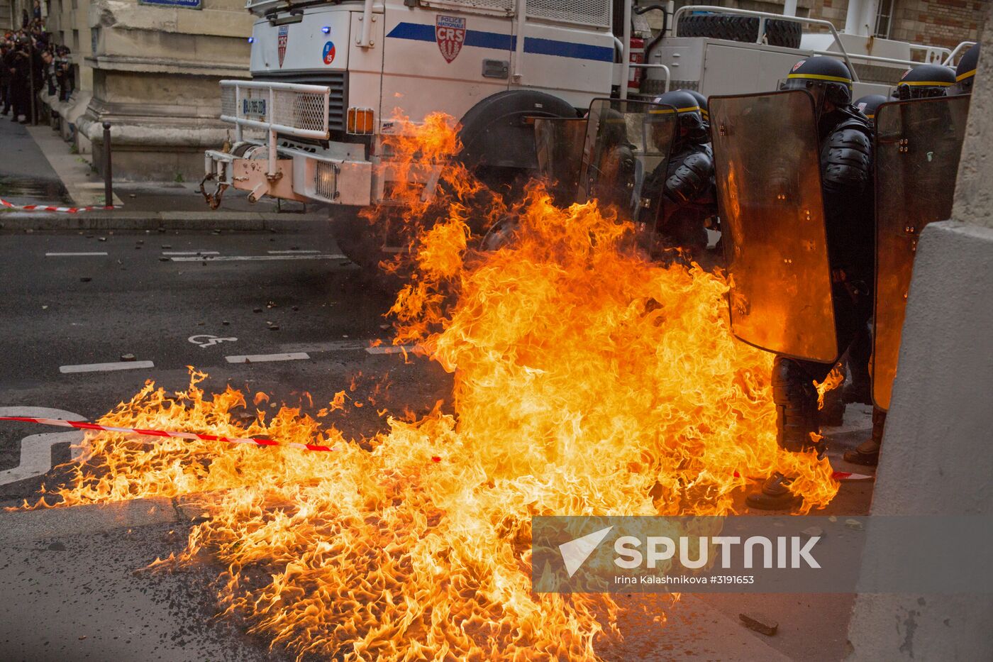 Protests in Paris against amendments to Labor Code
