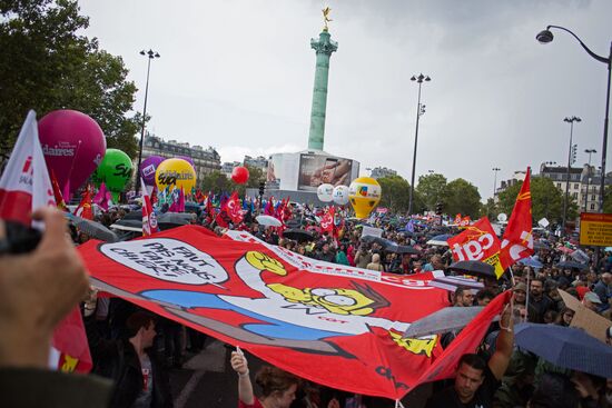 Protests in Paris against amendments to Labor Code