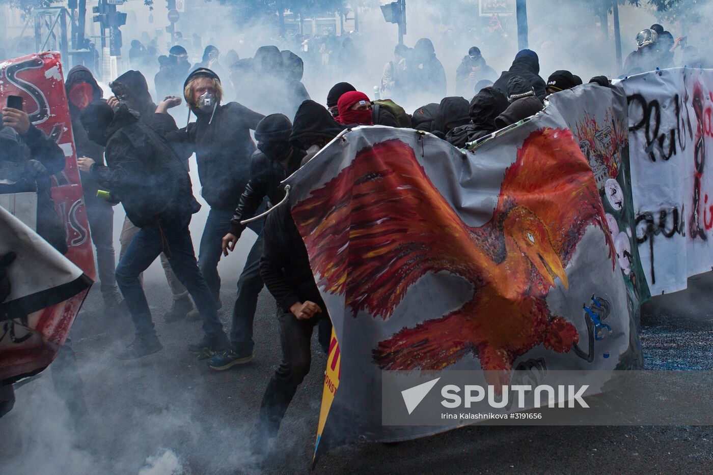 Protests in Paris against amendments to Labor Code