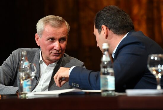 Bolshoi company's get-together