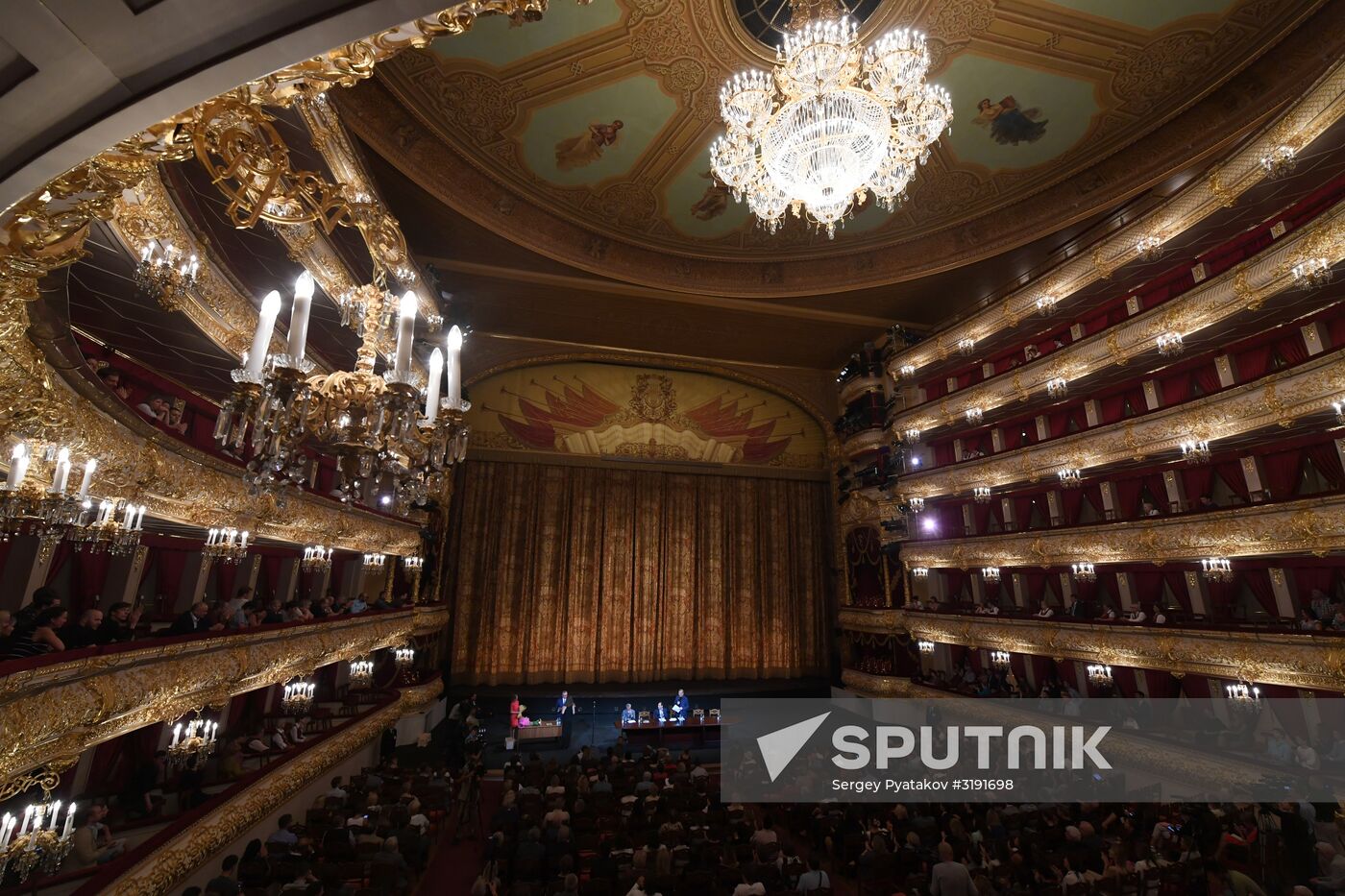 Bolshoi company's get-together