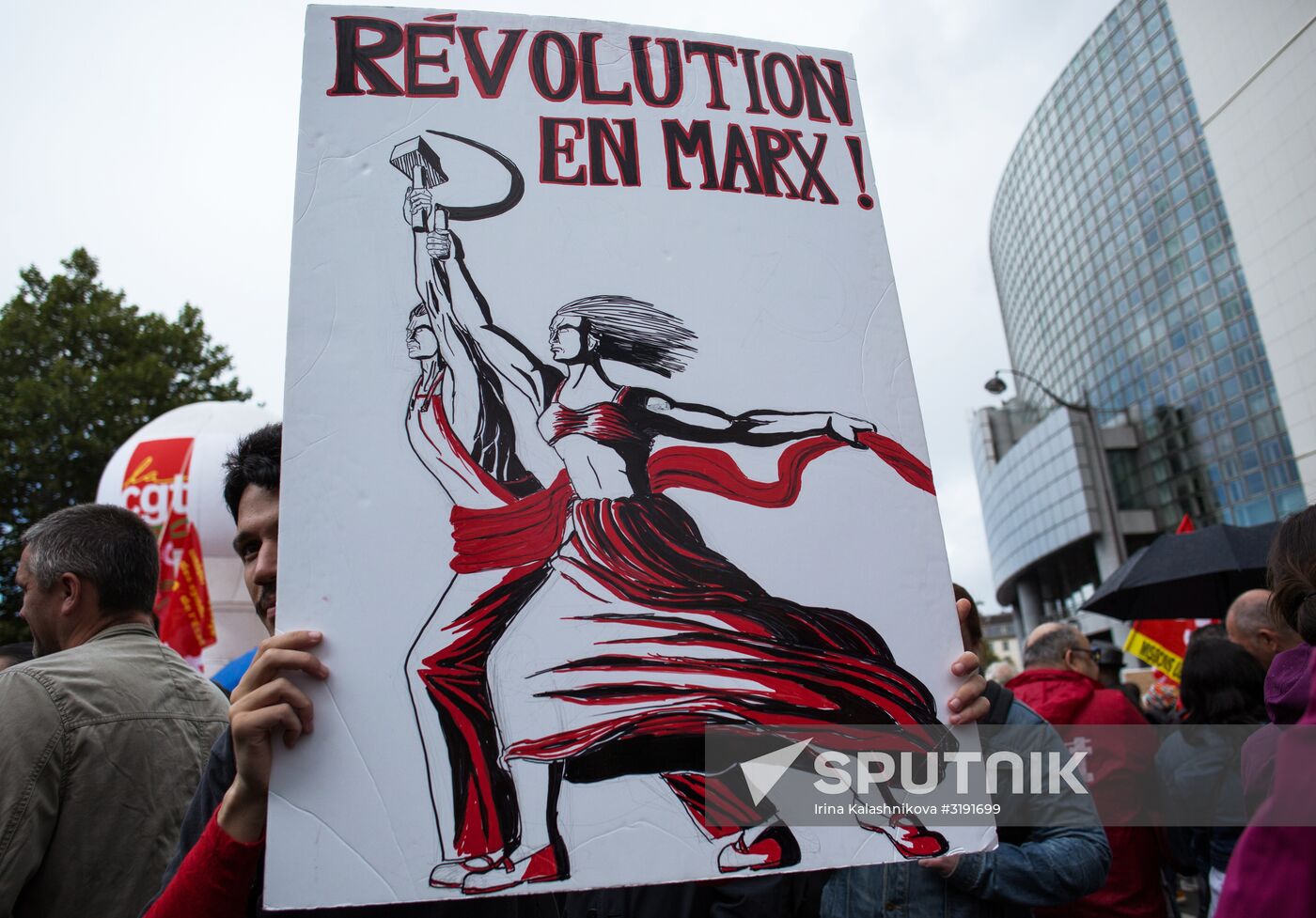 Protests in Paris against amendments to Labor Code