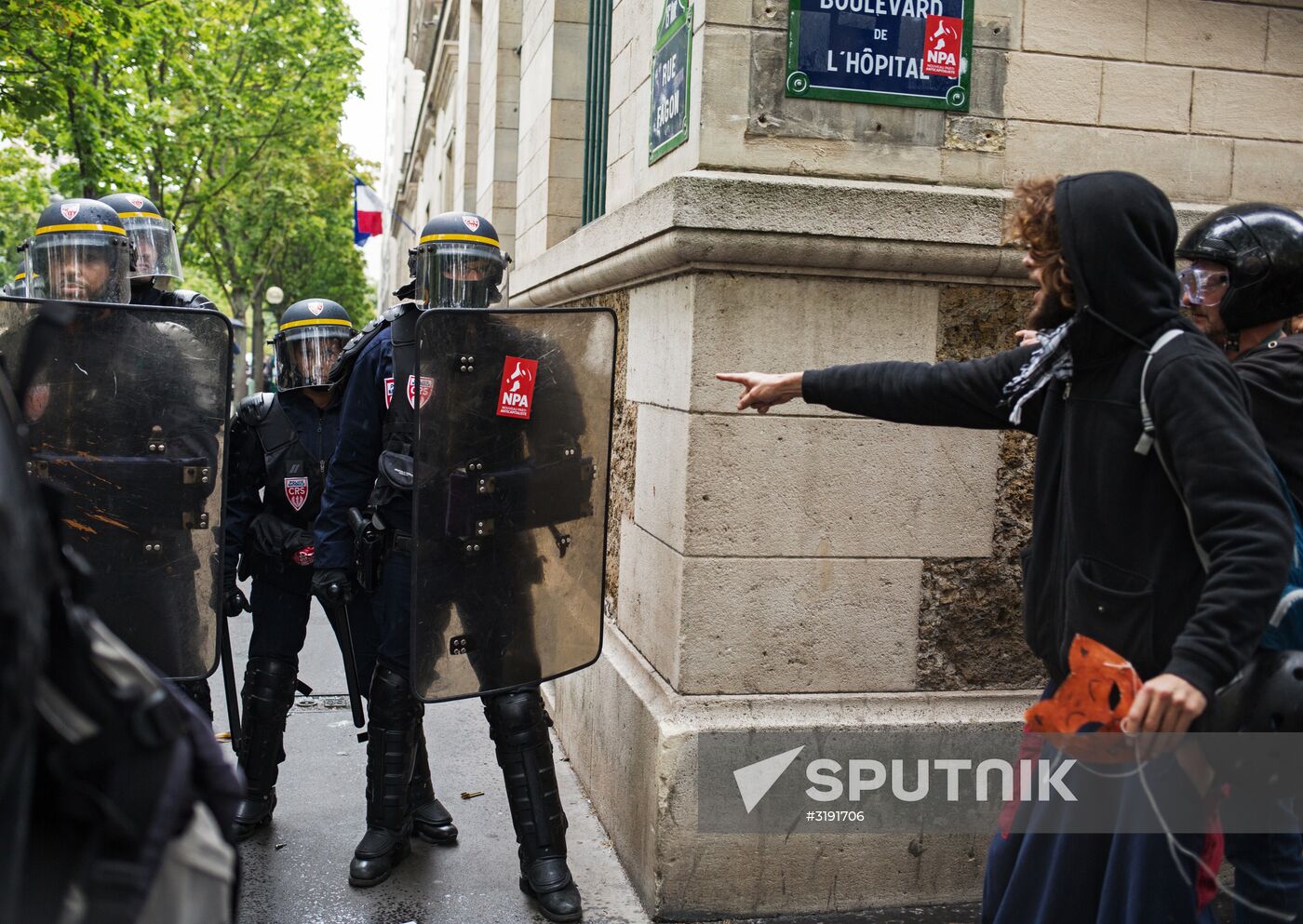 Protests in Paris against amendments to Labor Code
